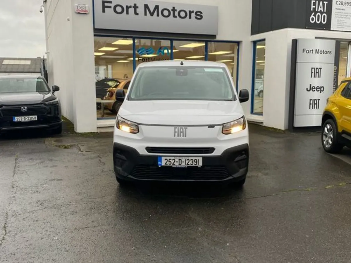 Fiat Doblo SWB 1.5TD 100HP 650KG, 3 Front Seats - Image 2