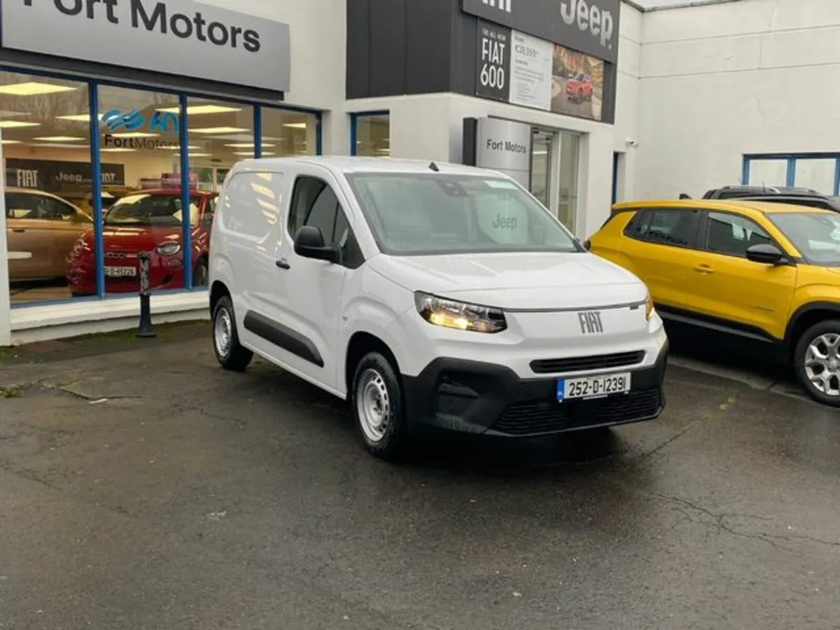 Fiat Doblo SWB 1.5TD 100HP 650KG, 3 Front Seats - Image 3