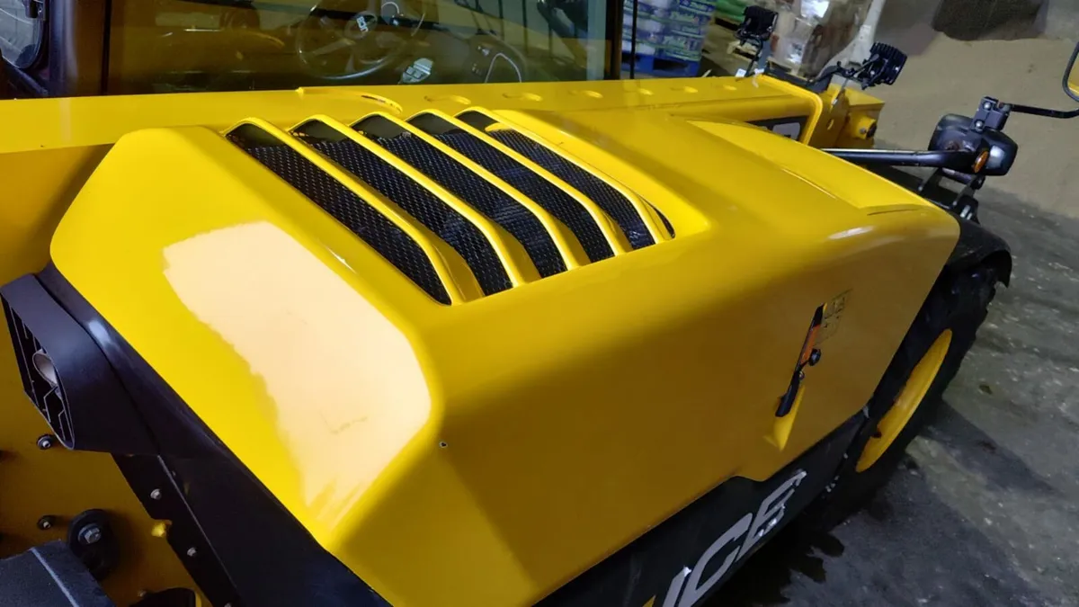 JCB 525-60 Hi viz - Image 1