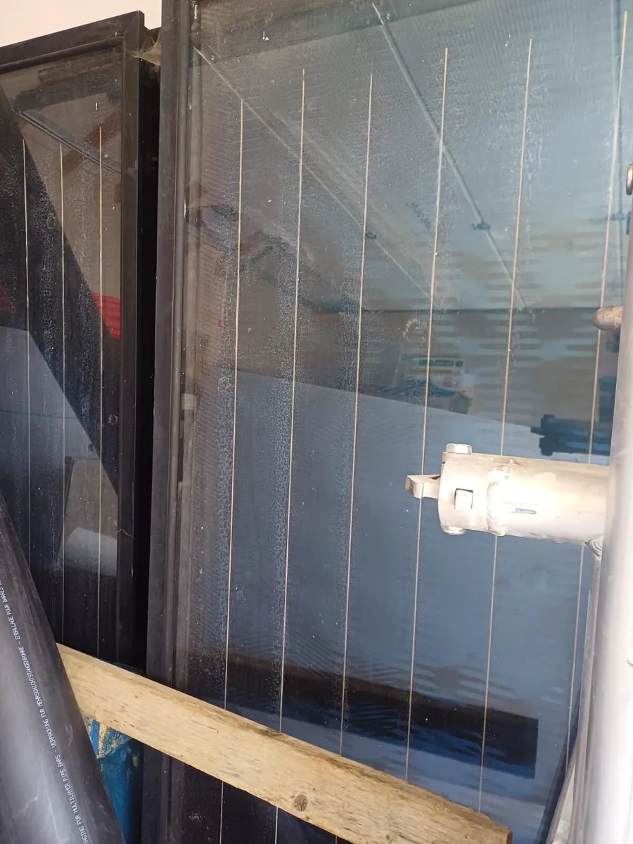 Solar Cylinder c/w 5 hot water solar panels - Image 2