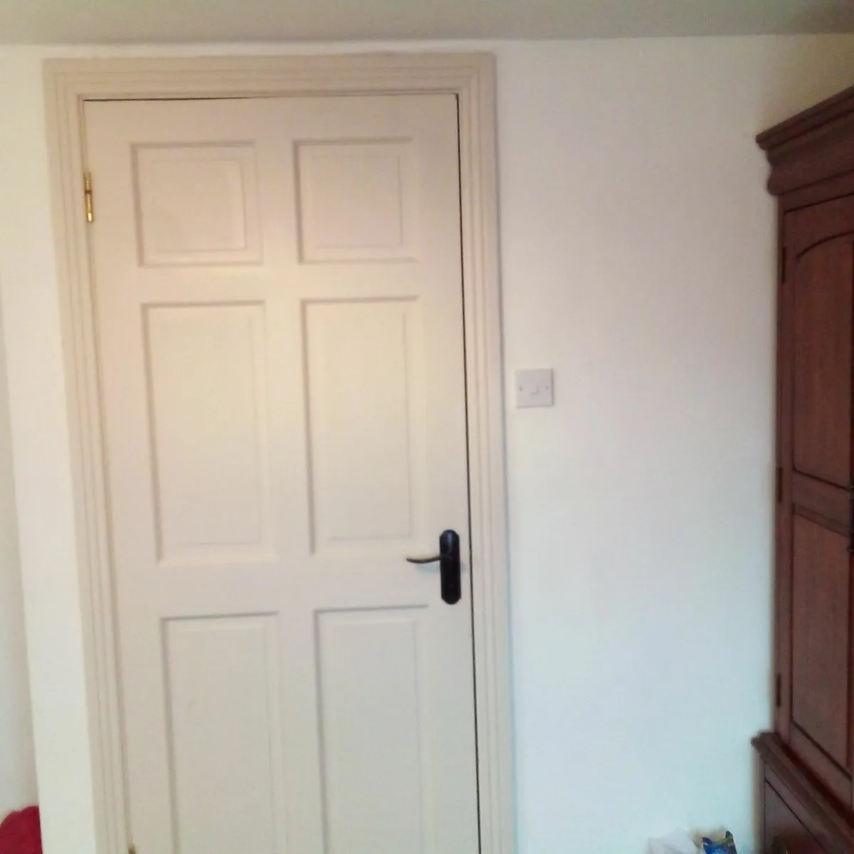 Exp Painter and tiler carpenter available - Image 2