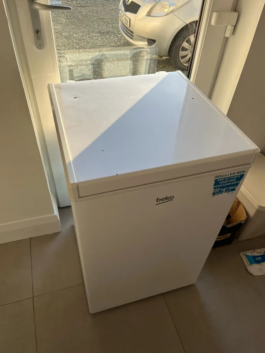 Small chest freezer - Image 1