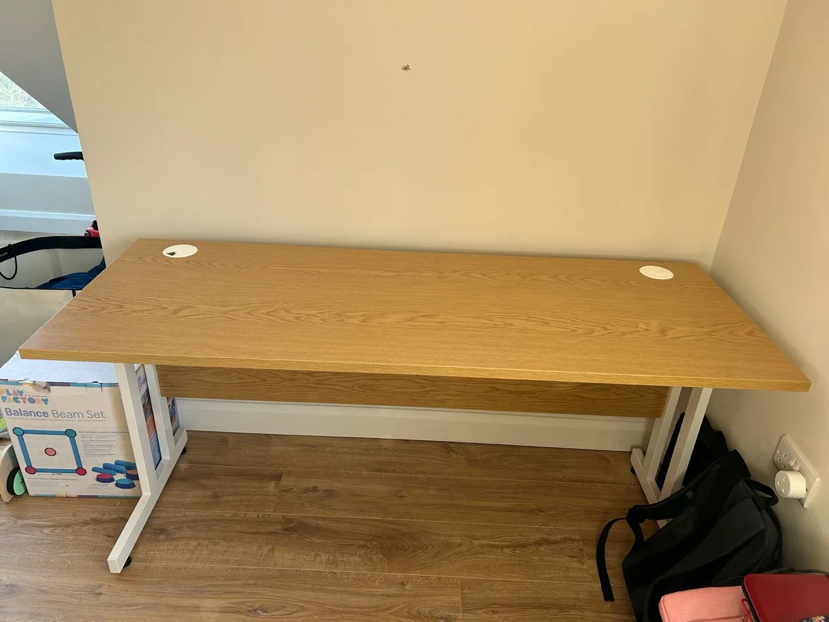 Office desk - Image 2