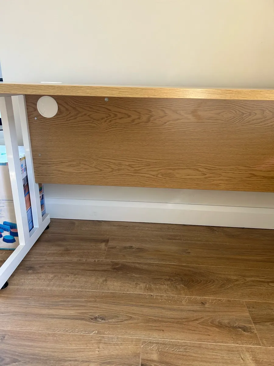 Office desk - Image 3