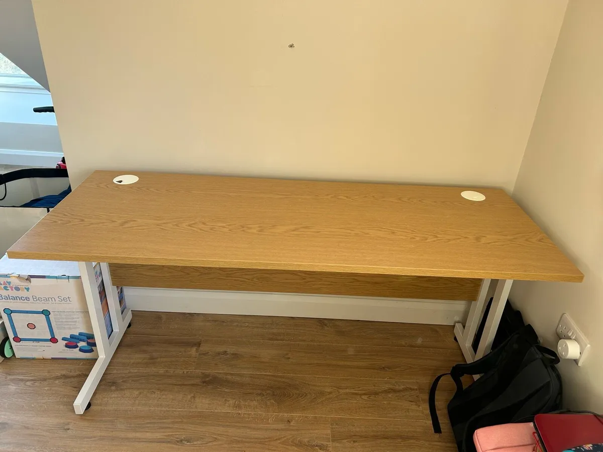 Office desk - Image 1