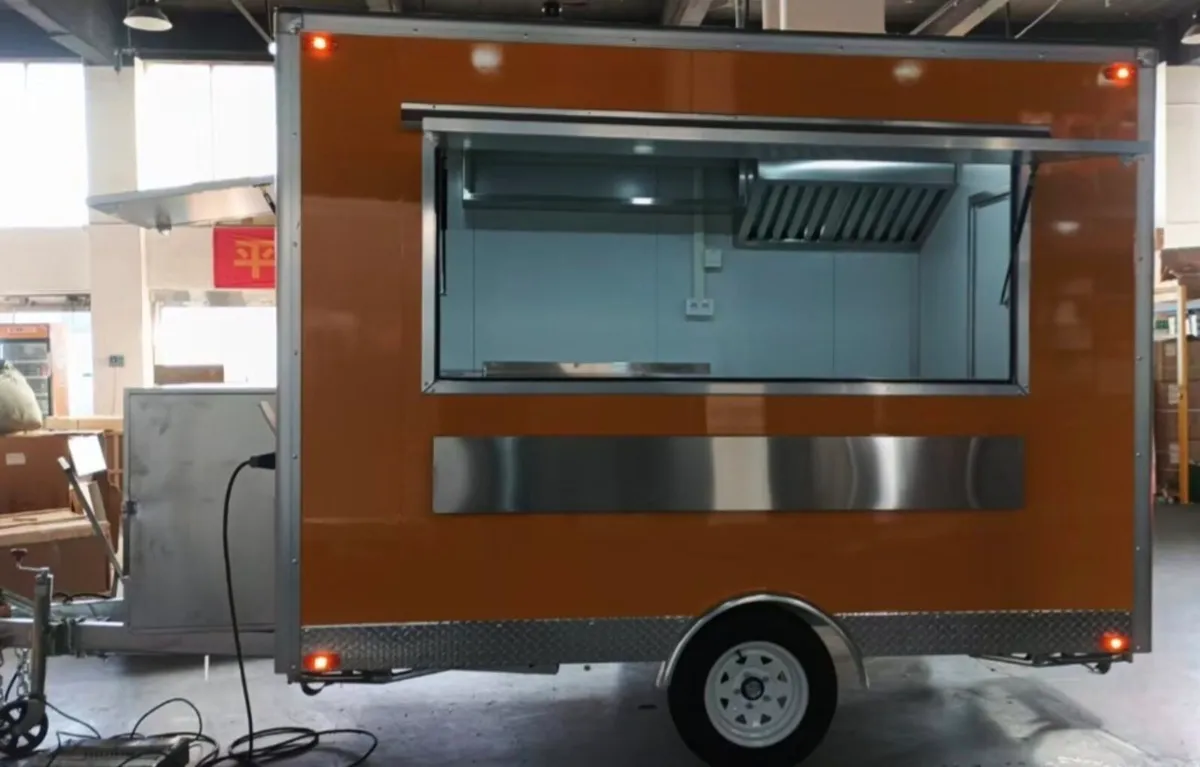 Catering trailer - Image 3