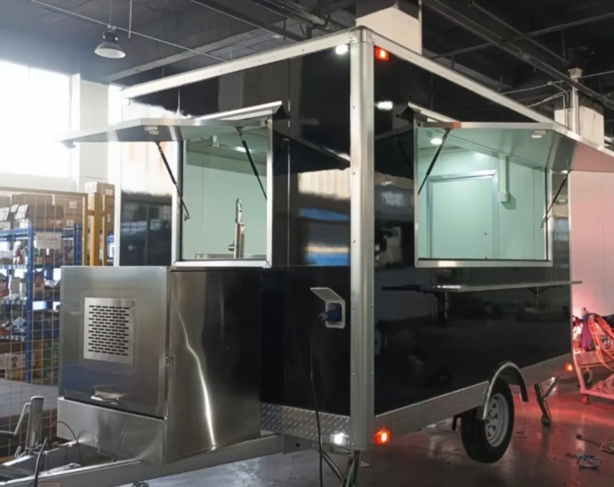 Catering trailer - Image 2