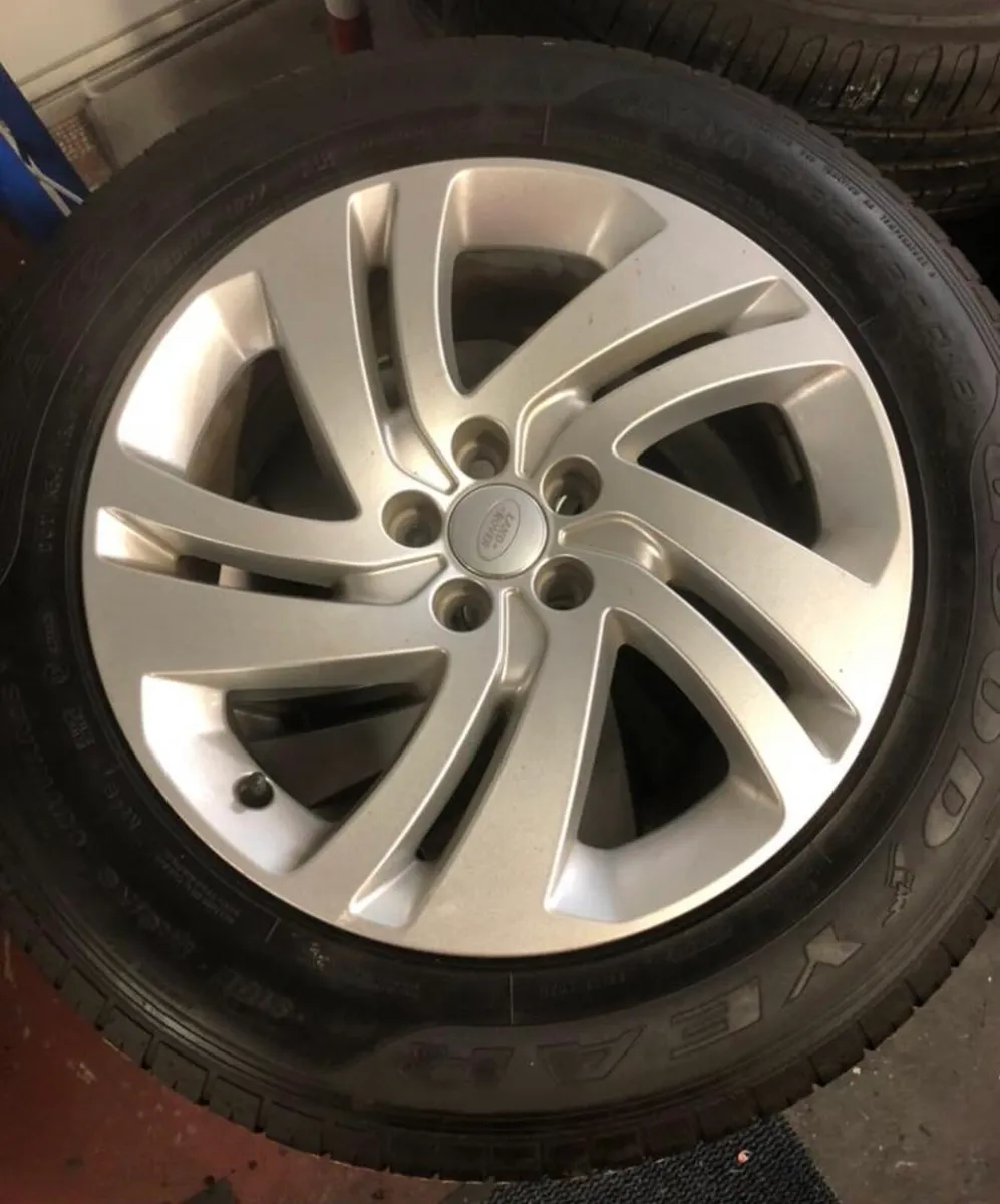 For sale 18 inch Alloys for RangeRover evoque - Image 3