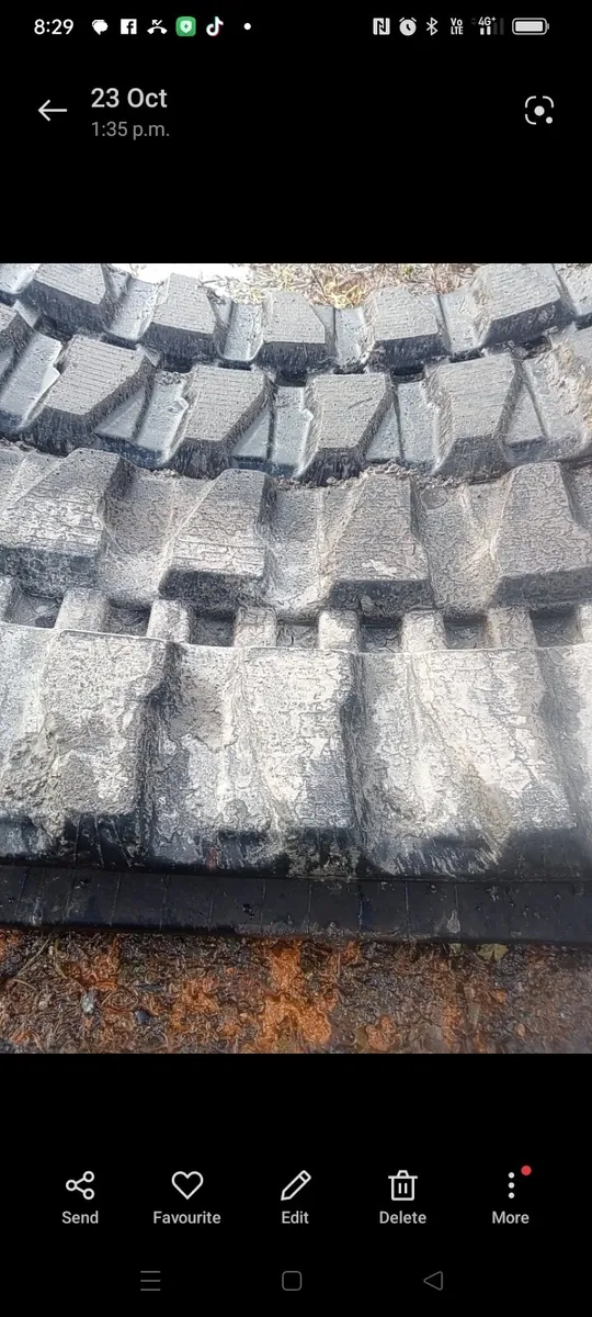 Hitachi rubber tracks - Image 2