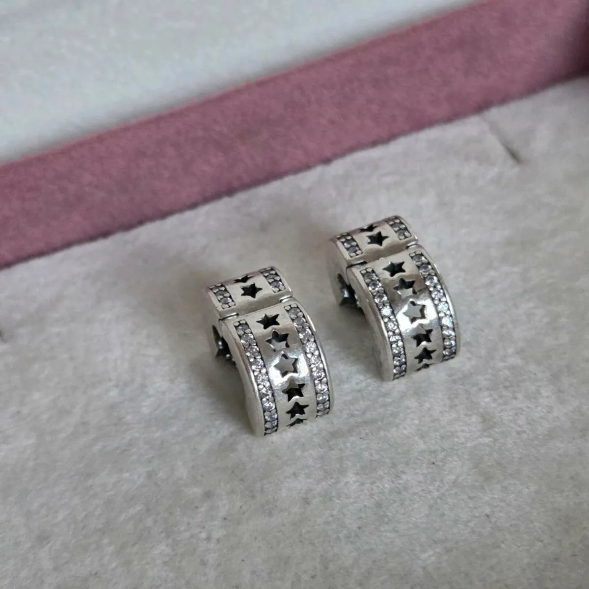 Pandora pave row of stars clips charm - Image 4