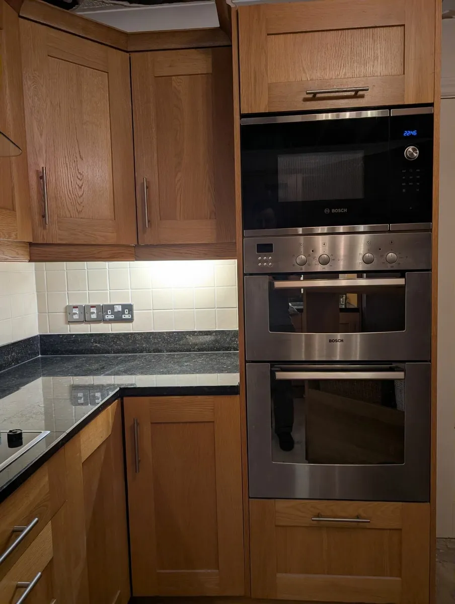 Kitchen Units (Oak Shaker Style) - Image 4