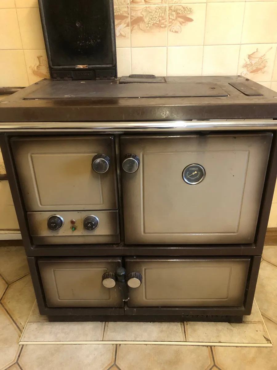 Stanley DeLux 90 Oil Fired Range - Image 1