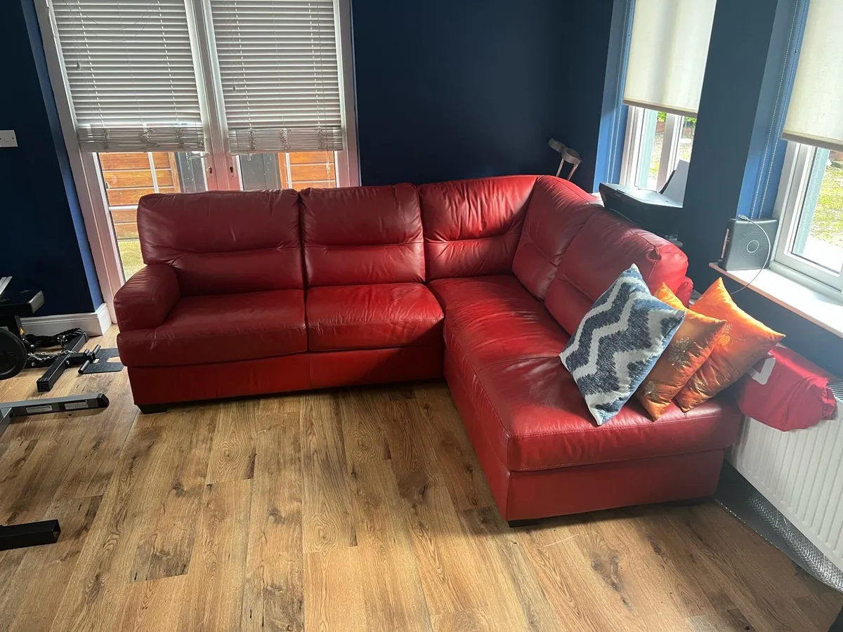 Leather corner couch - Image 2