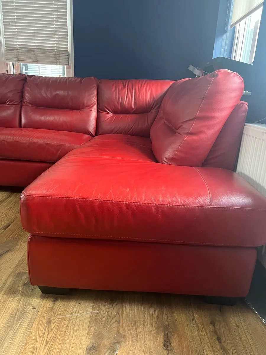 Leather corner couch - Image 4