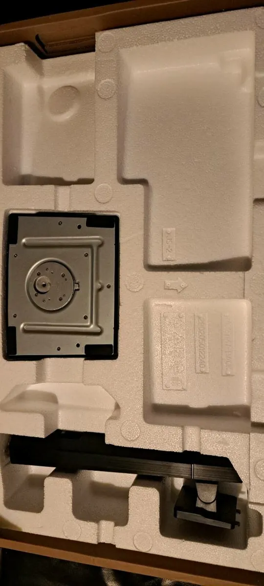 MSI 27 inch Gaming Monitor - Image 3