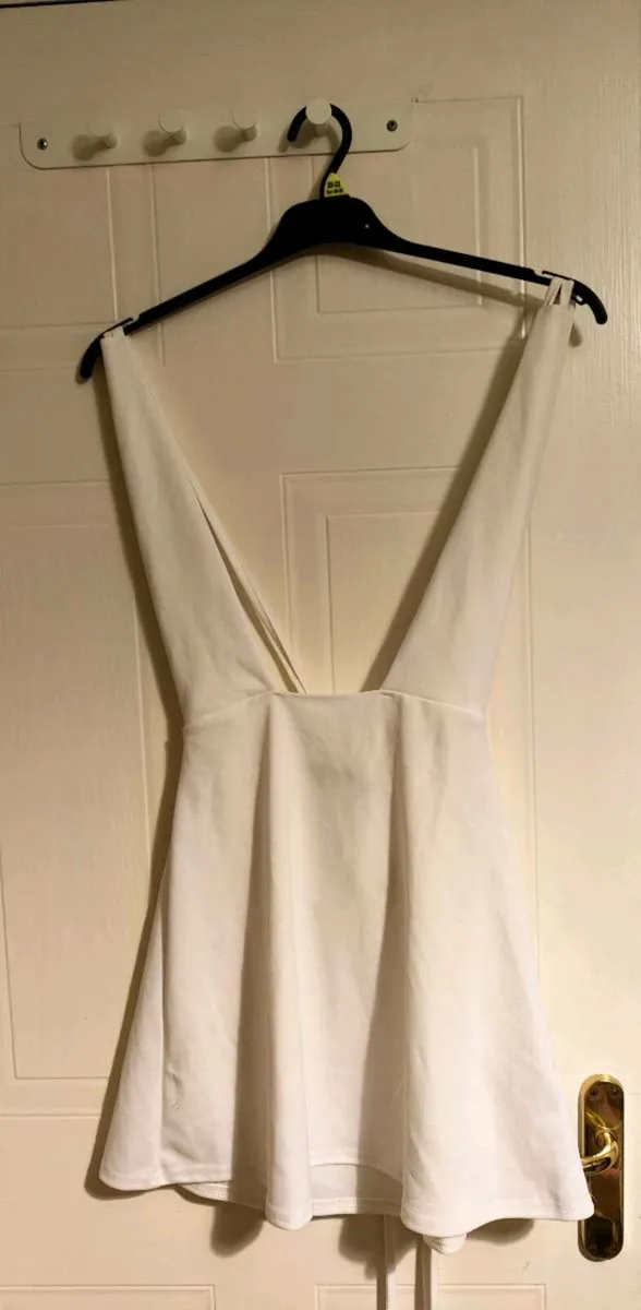 White Sleeveless Flared Dress – PRETTYLITTLETHING - Image 1