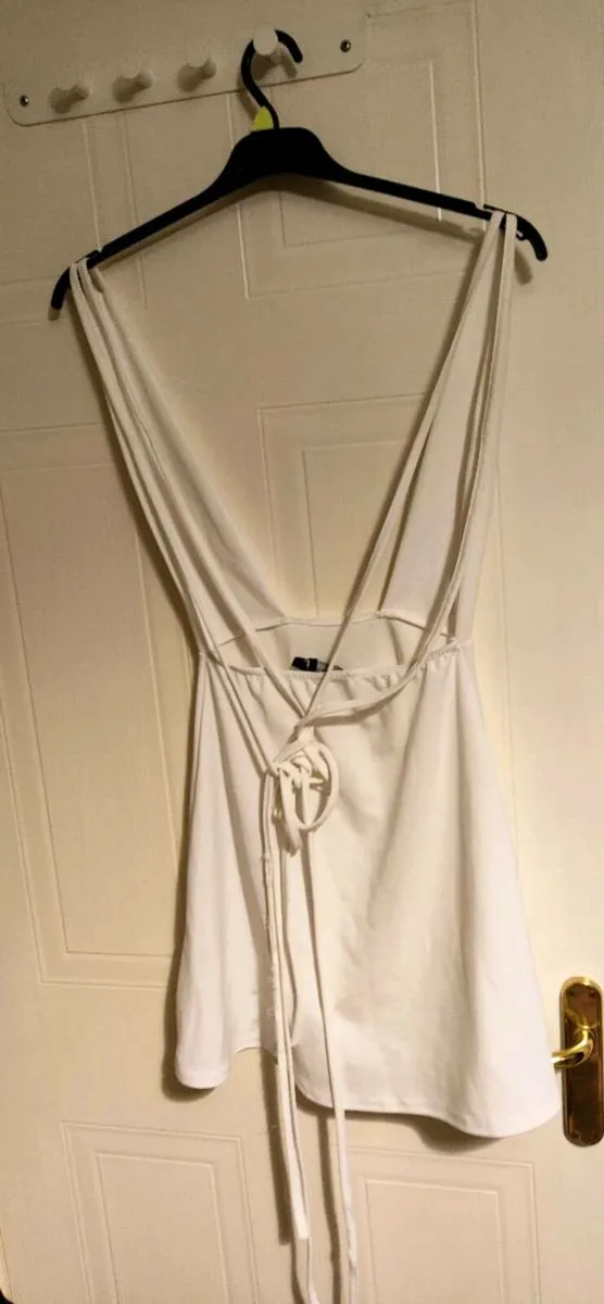 White Sleeveless Flared Dress – PRETTYLITTLETHING - Image 2