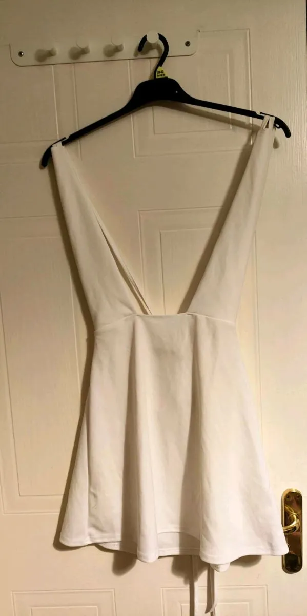 White Sleeveless Flared Dress – PRETTYLITTLETHING - Image 4