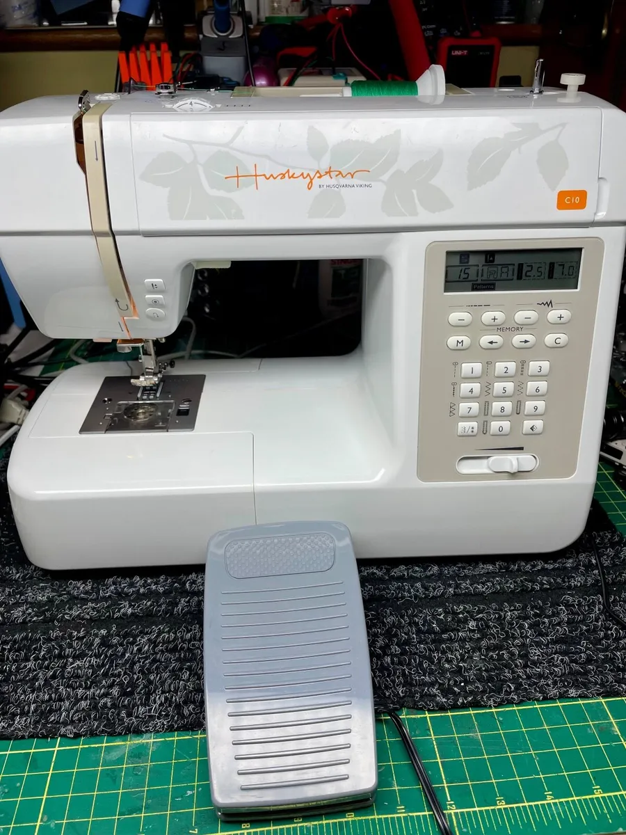 Huskvarna Viking C10 Sewing Machine - Just service - Image 2