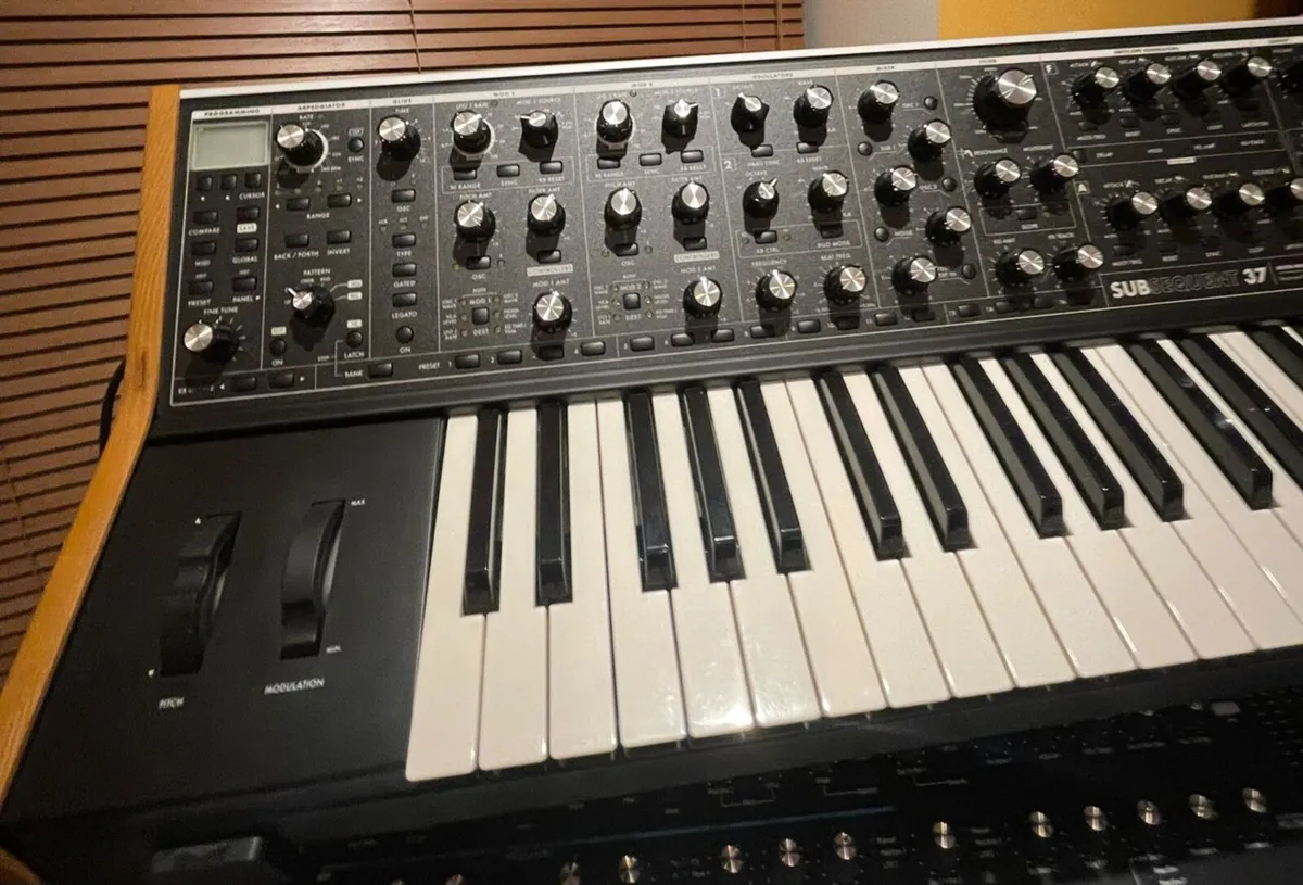 MOOG Subsequent 37 Keyboard - Image 3