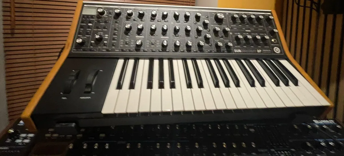 MOOG Subsequent 37 Keyboard - Image 2