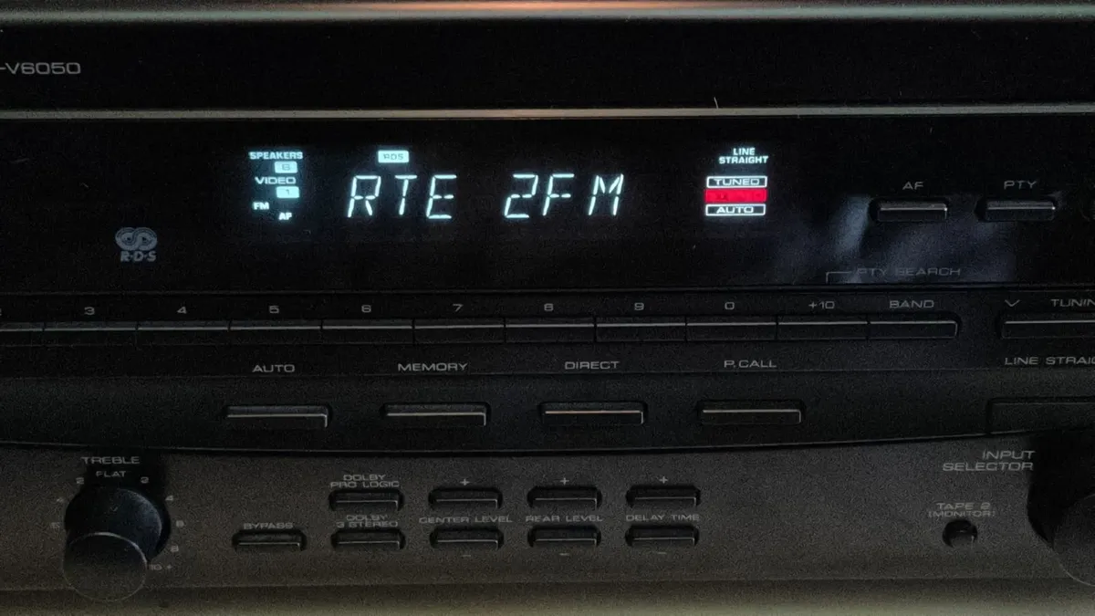 Kenwood KR-V6050 receiver with original remote - Image 3