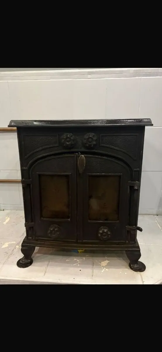 Large Stove with Back boiler