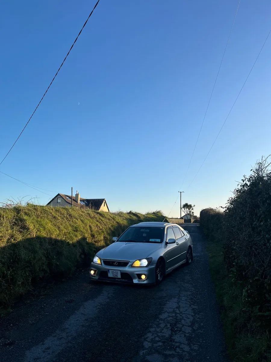 Lexus IS200 - Image 3