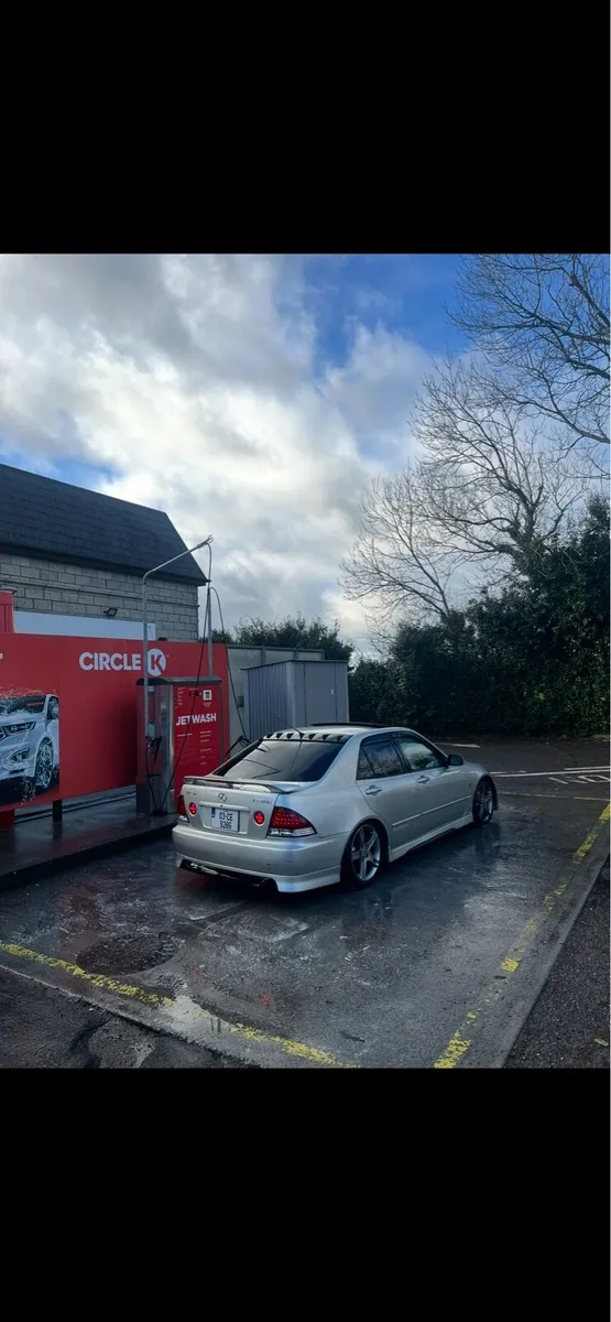 Lexus IS200 - Image 4