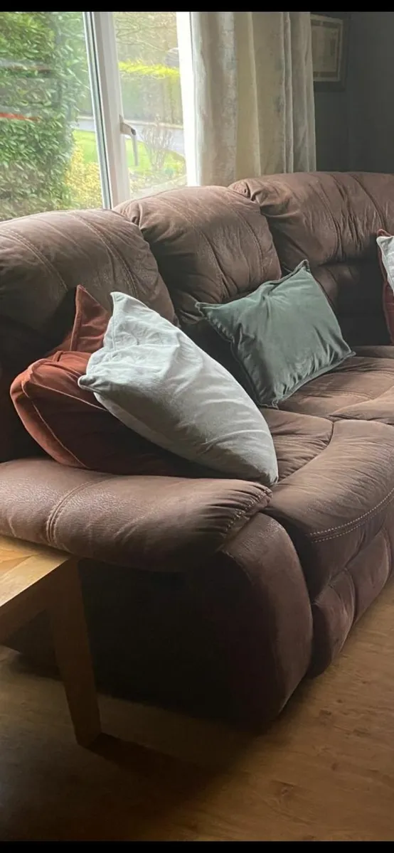 Couch - Image 4