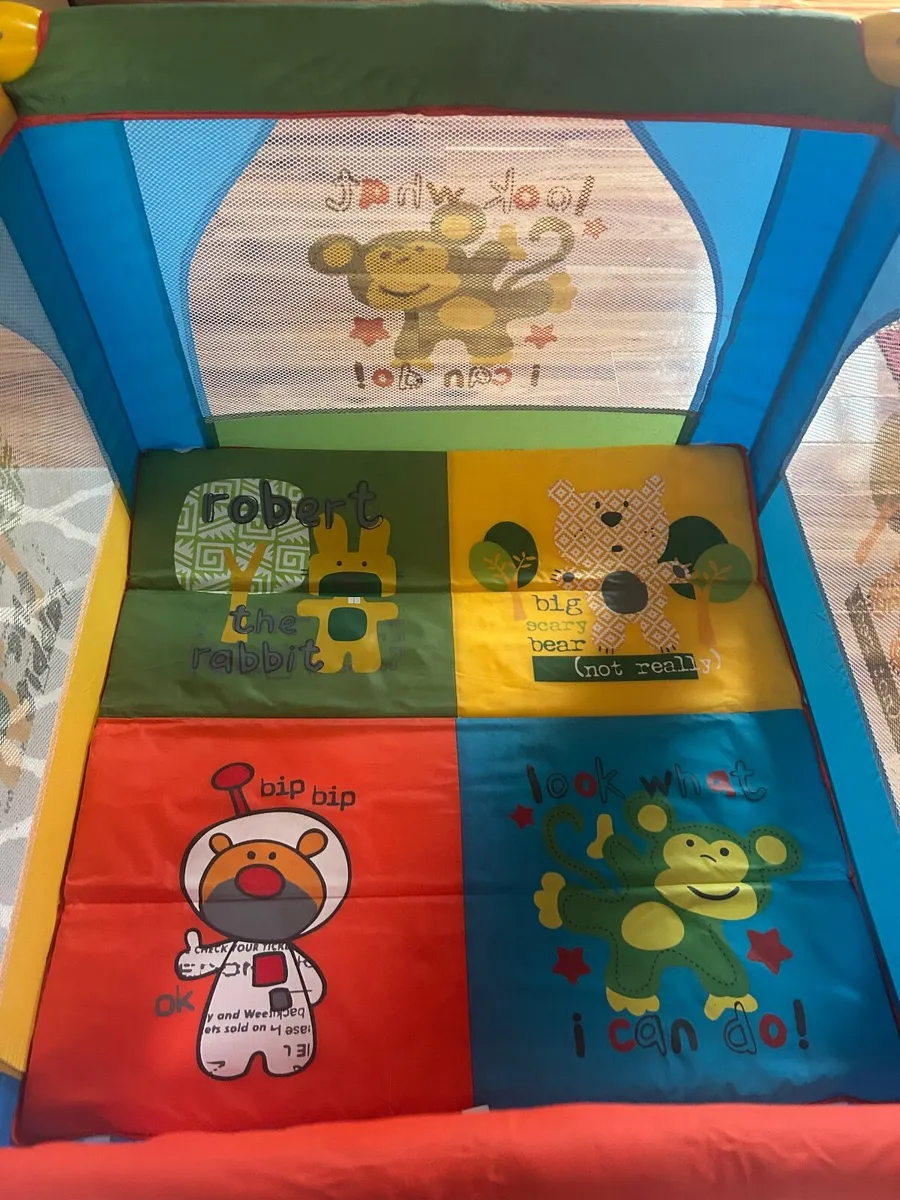 High chair + travel cot - Image 4