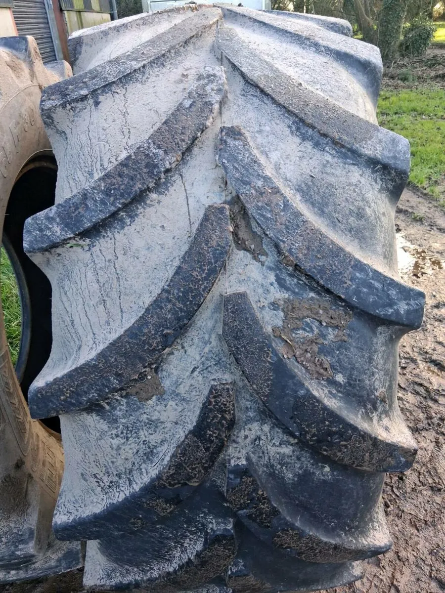 650 65 R42 Tyres 25% - Image 2