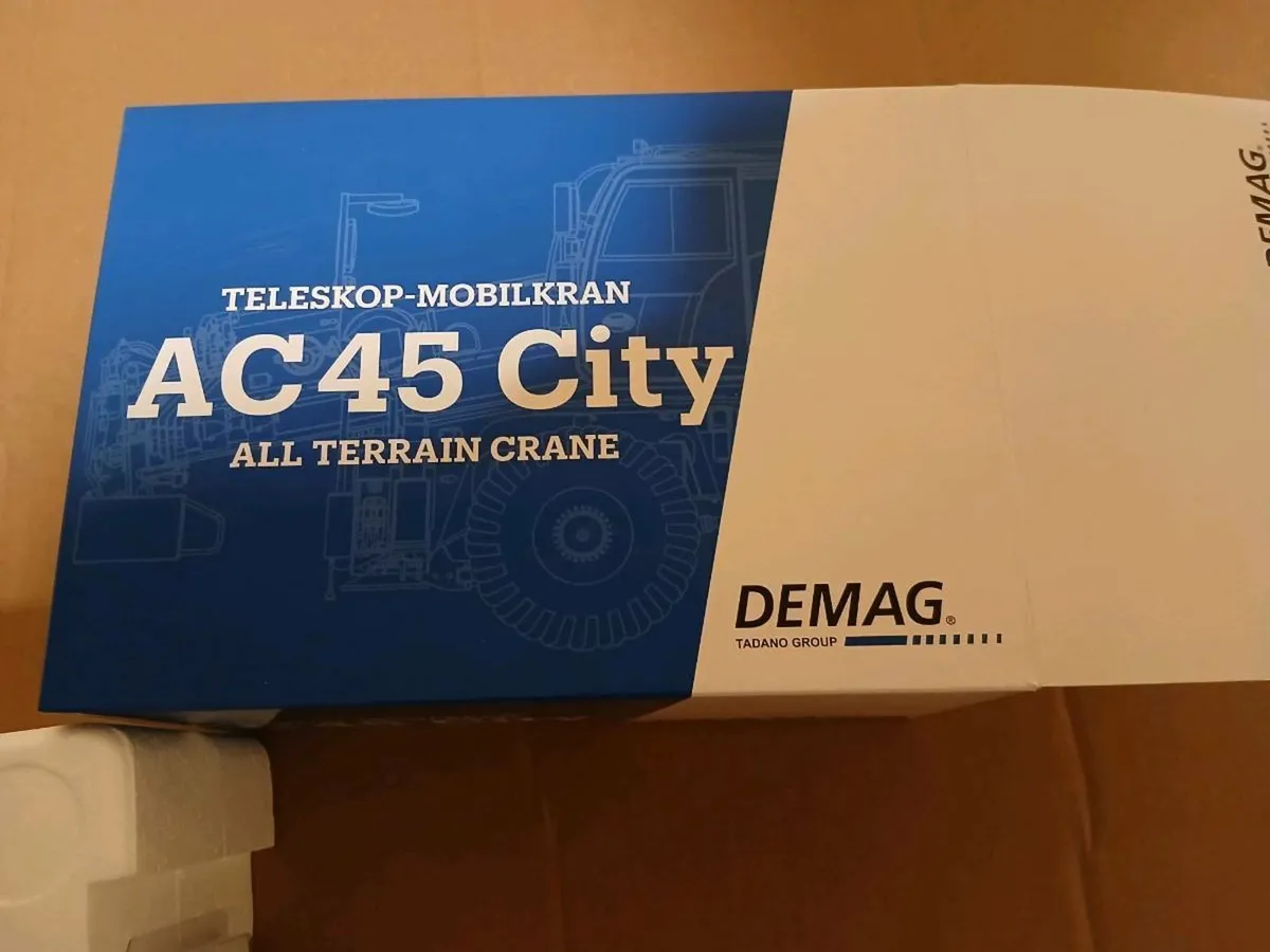 1.50 SCALE KAVANAGH CRANE - Image 4