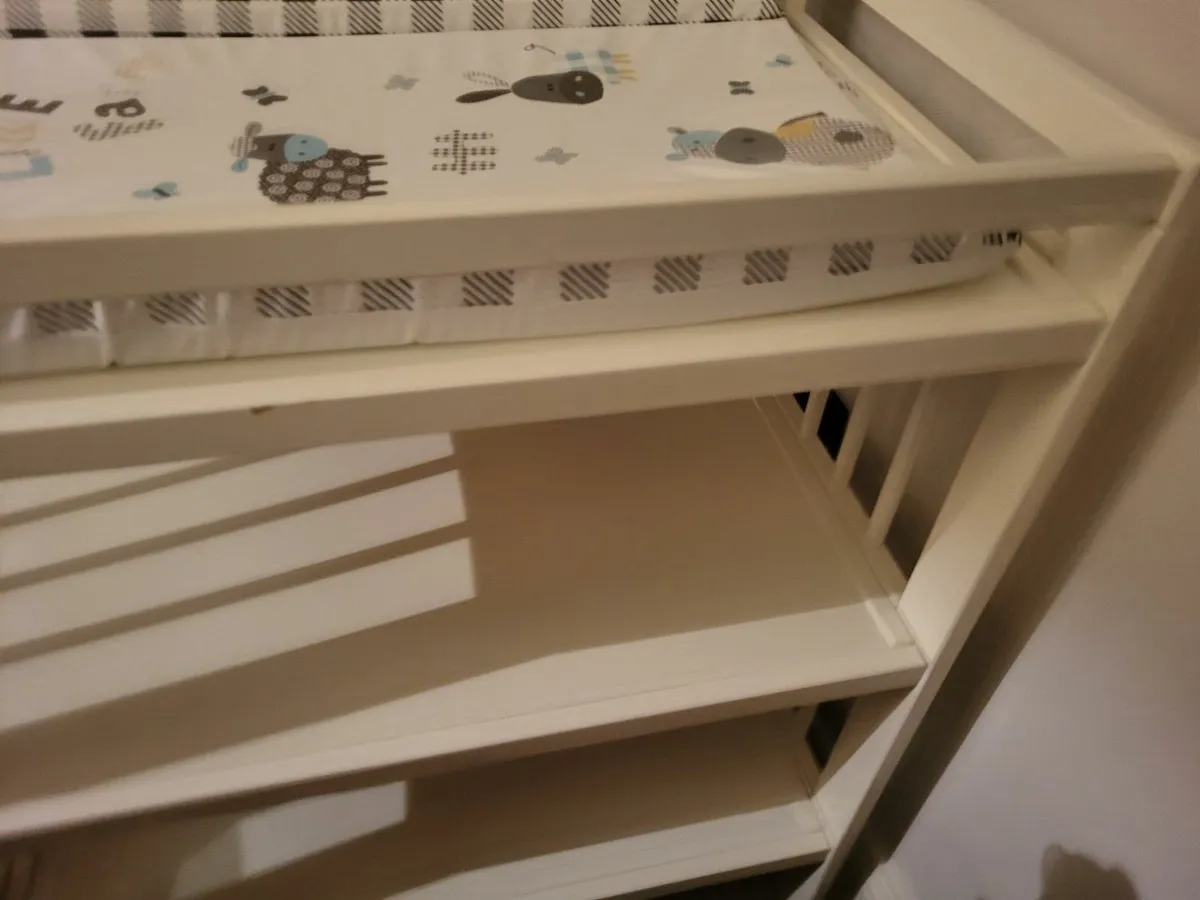 Baby Changing Table Kilkenny - Image 4