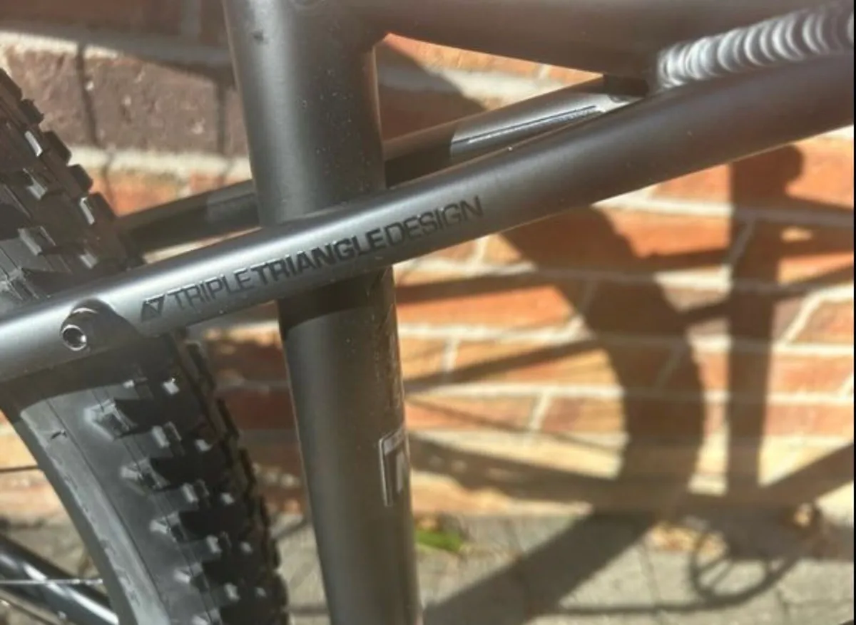 GT Avalanche Expert 29 Mountain Bike new - Image 4