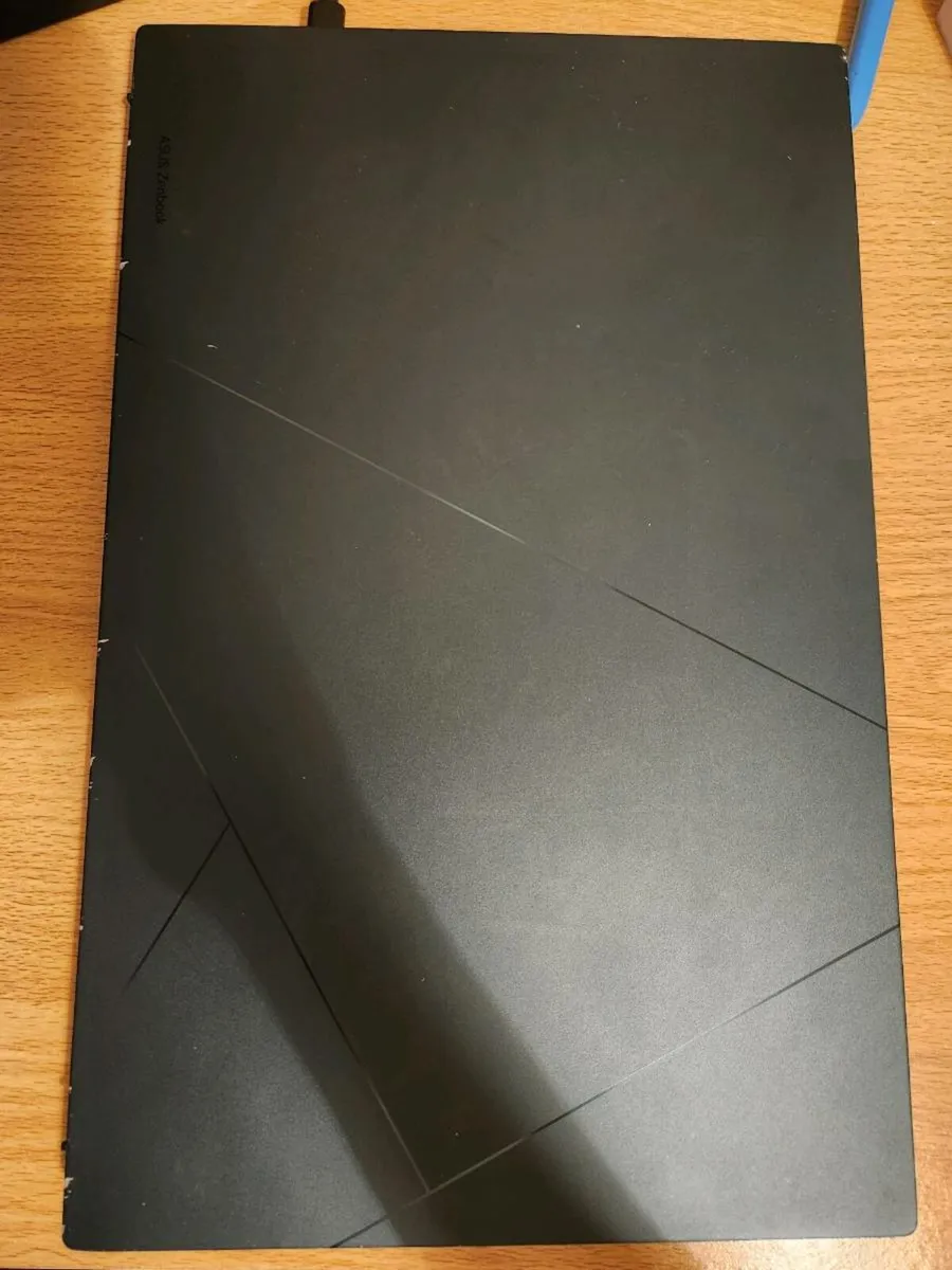 Asus Zenbook 15 - 16GB RAM, 512GB SSD, Ryzen 7 - Image 2