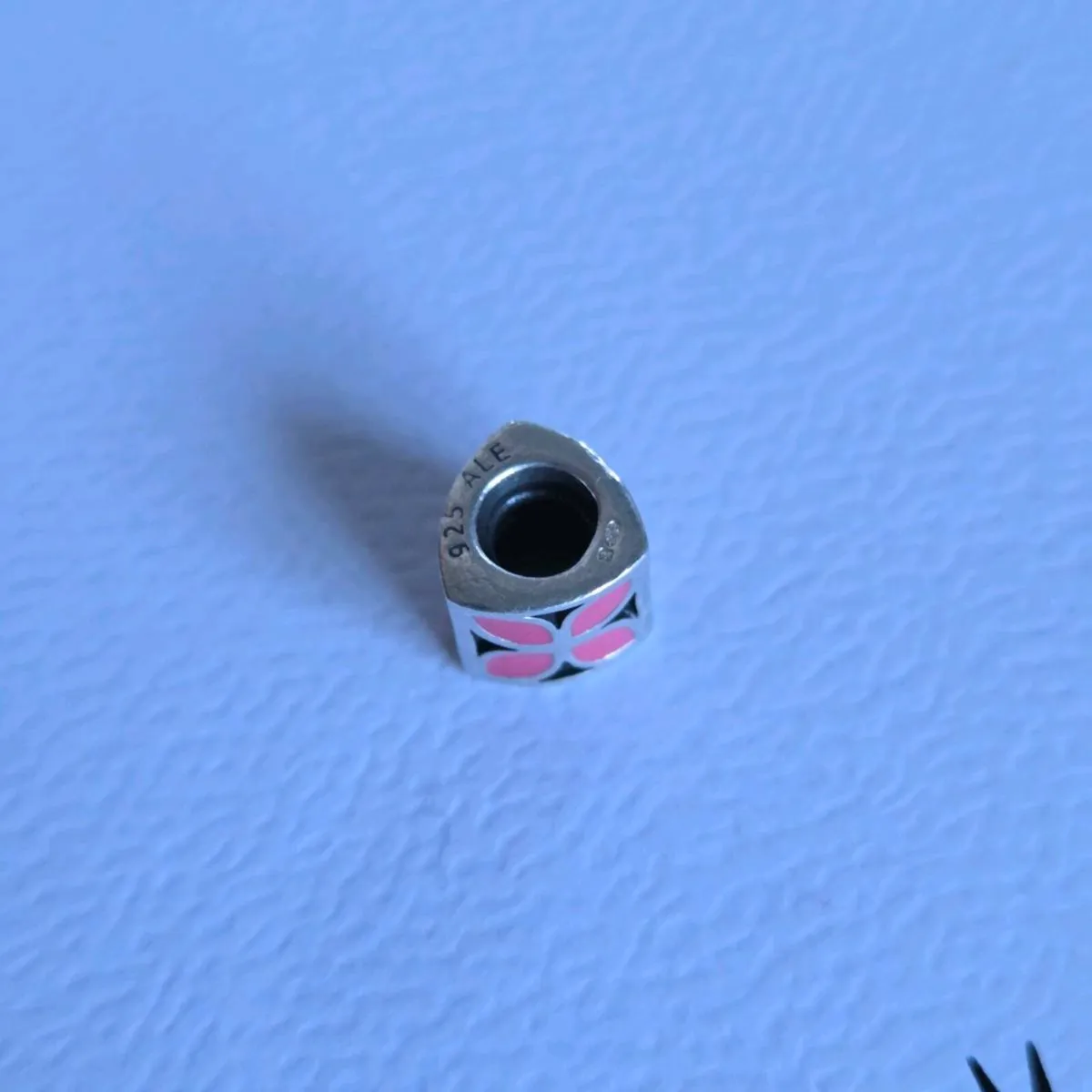Pandora flower charm enamel pink - Image 3