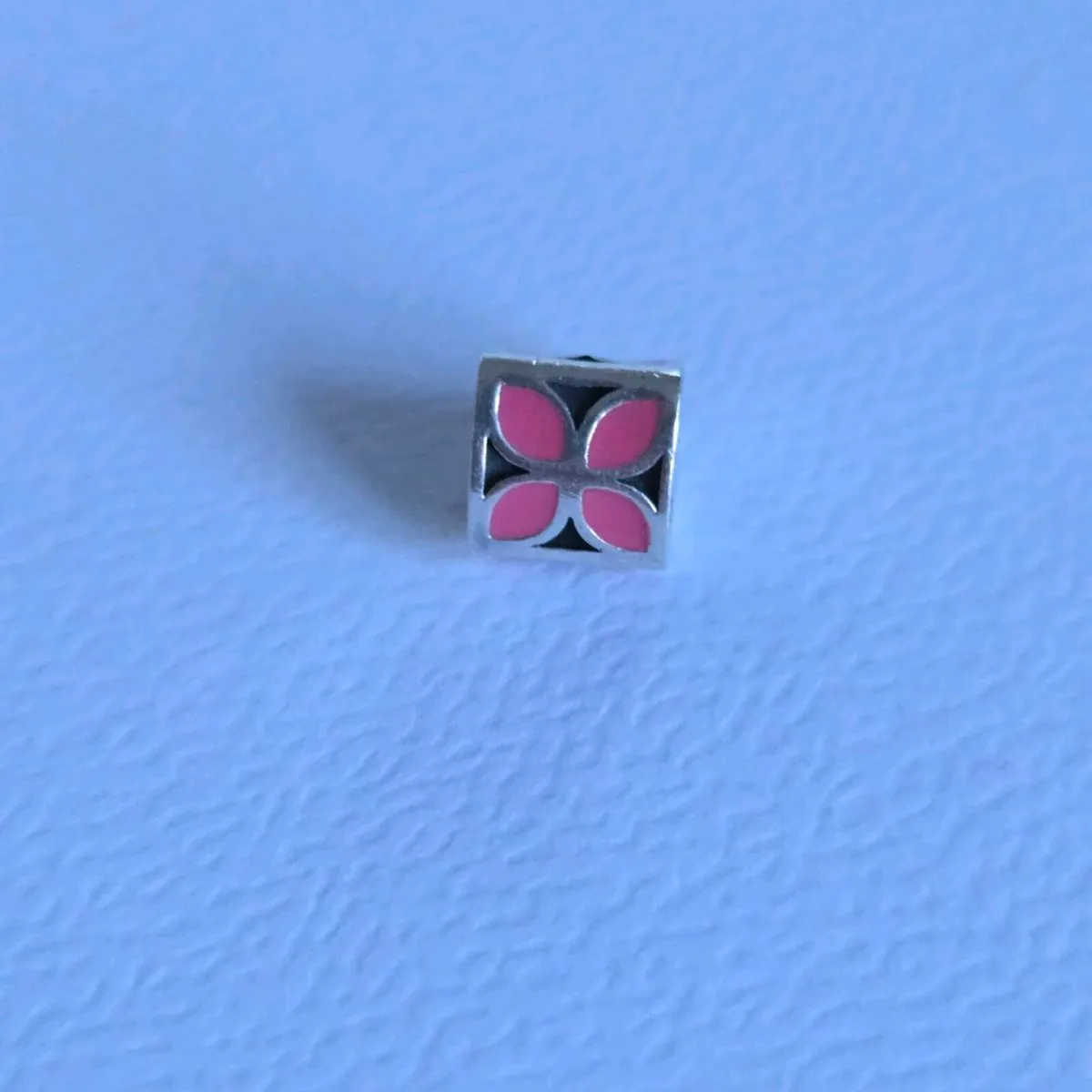 Pandora flower charm enamel pink - Image 1