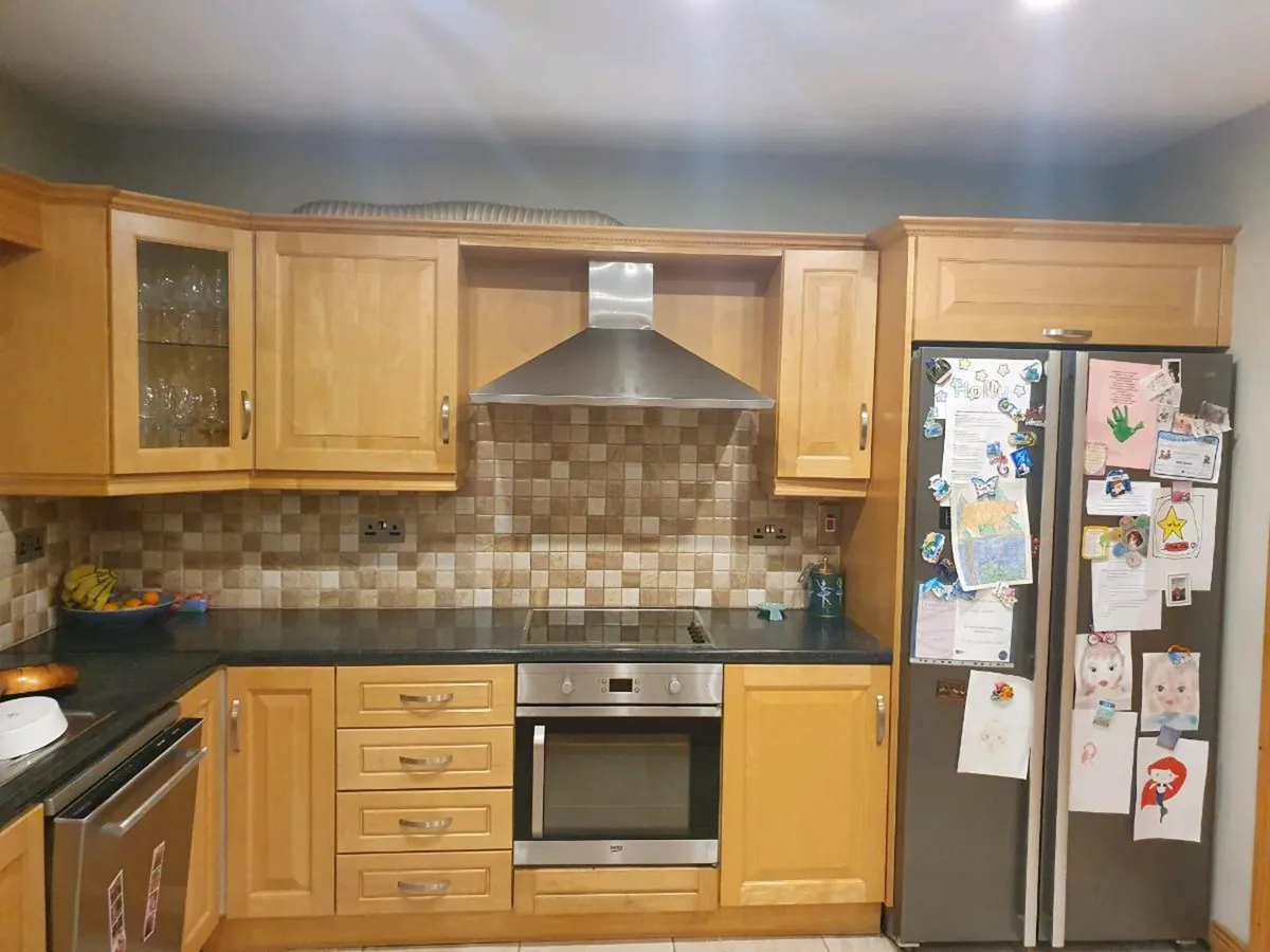 Solid wood kitchen and all appliances - Image 4