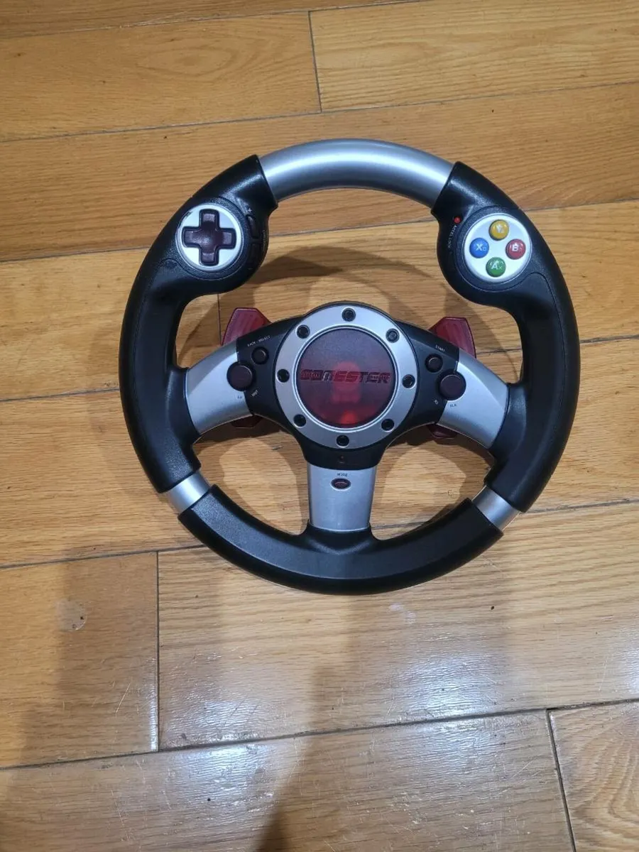 Gamester steering wheel - Image 1