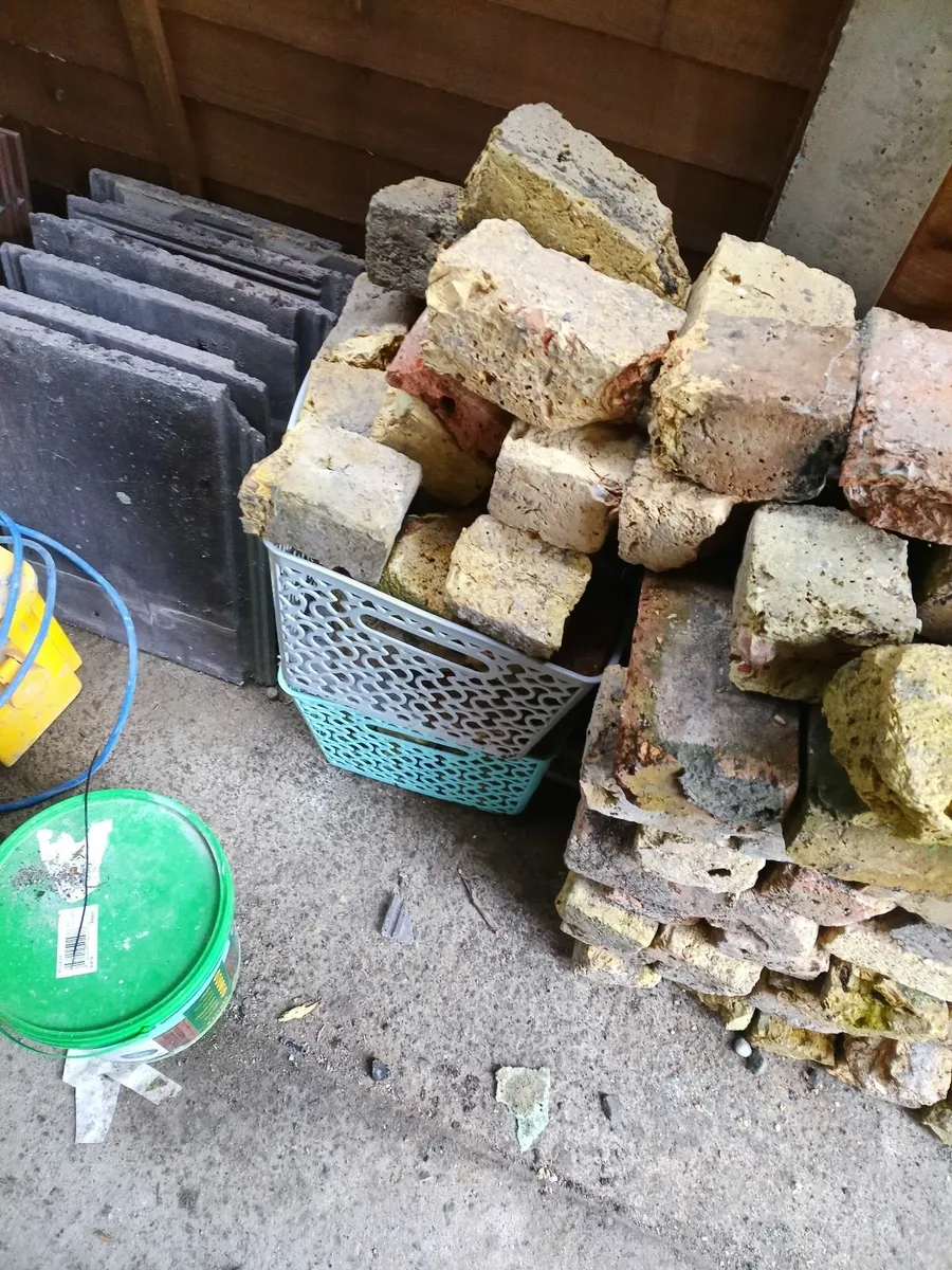 Reclaimed small yellow Bricks - Image 4
