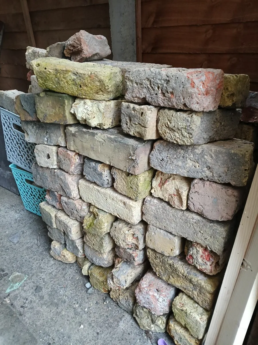 Reclaimed small yellow Bricks - Image 1