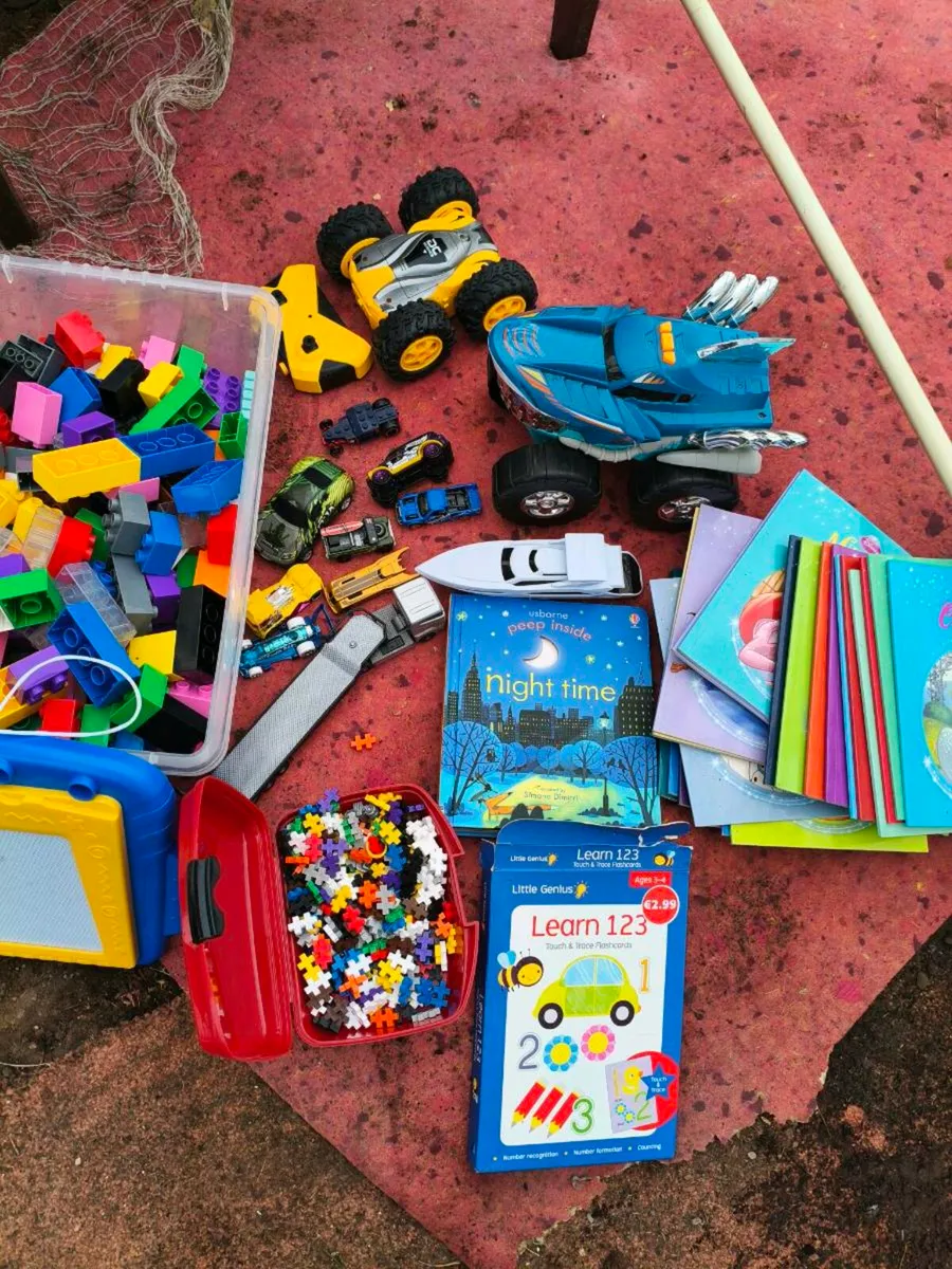 Lovely selection toys . like new,15 lot - Image 1