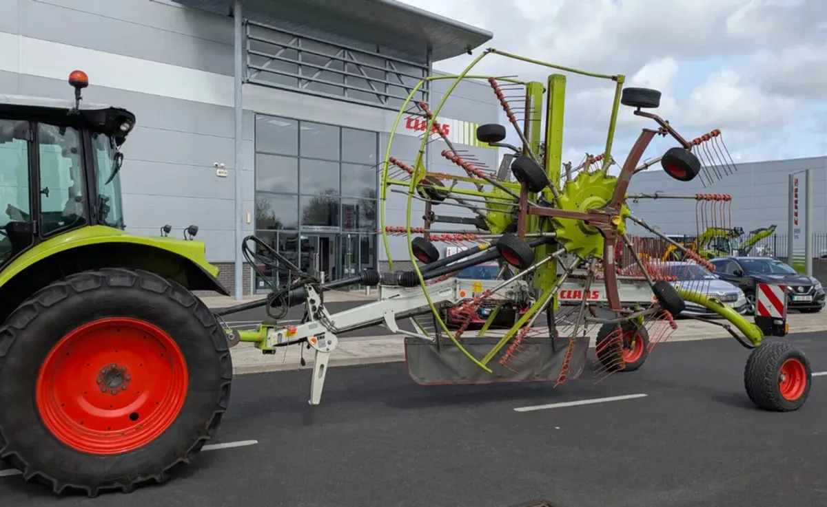 2017 Claas 2900 Liner Rake - Image 2