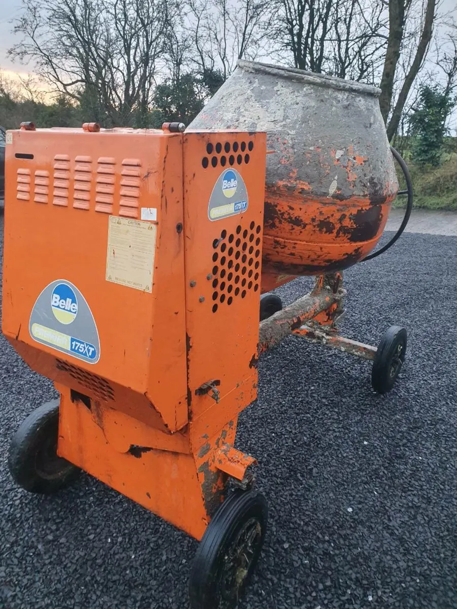 Cement mixer - Image 1