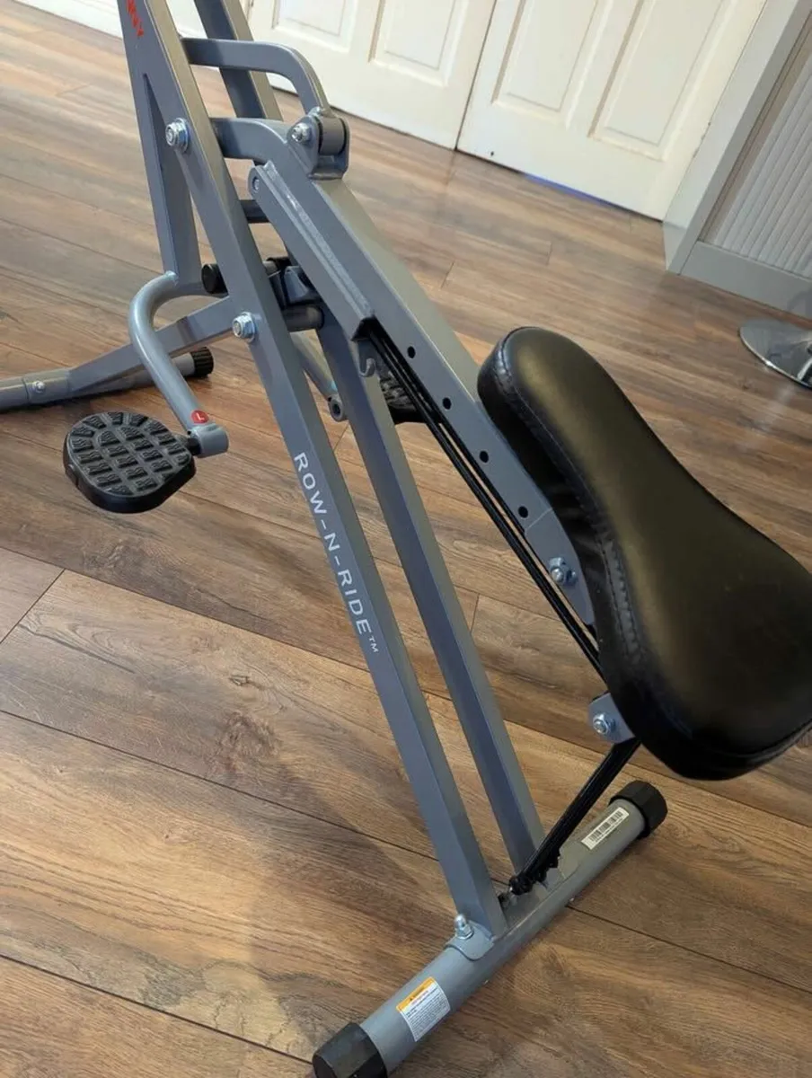 Sunny Health & Fitness Row-N-Ride Squat Assist Tra - Image 3