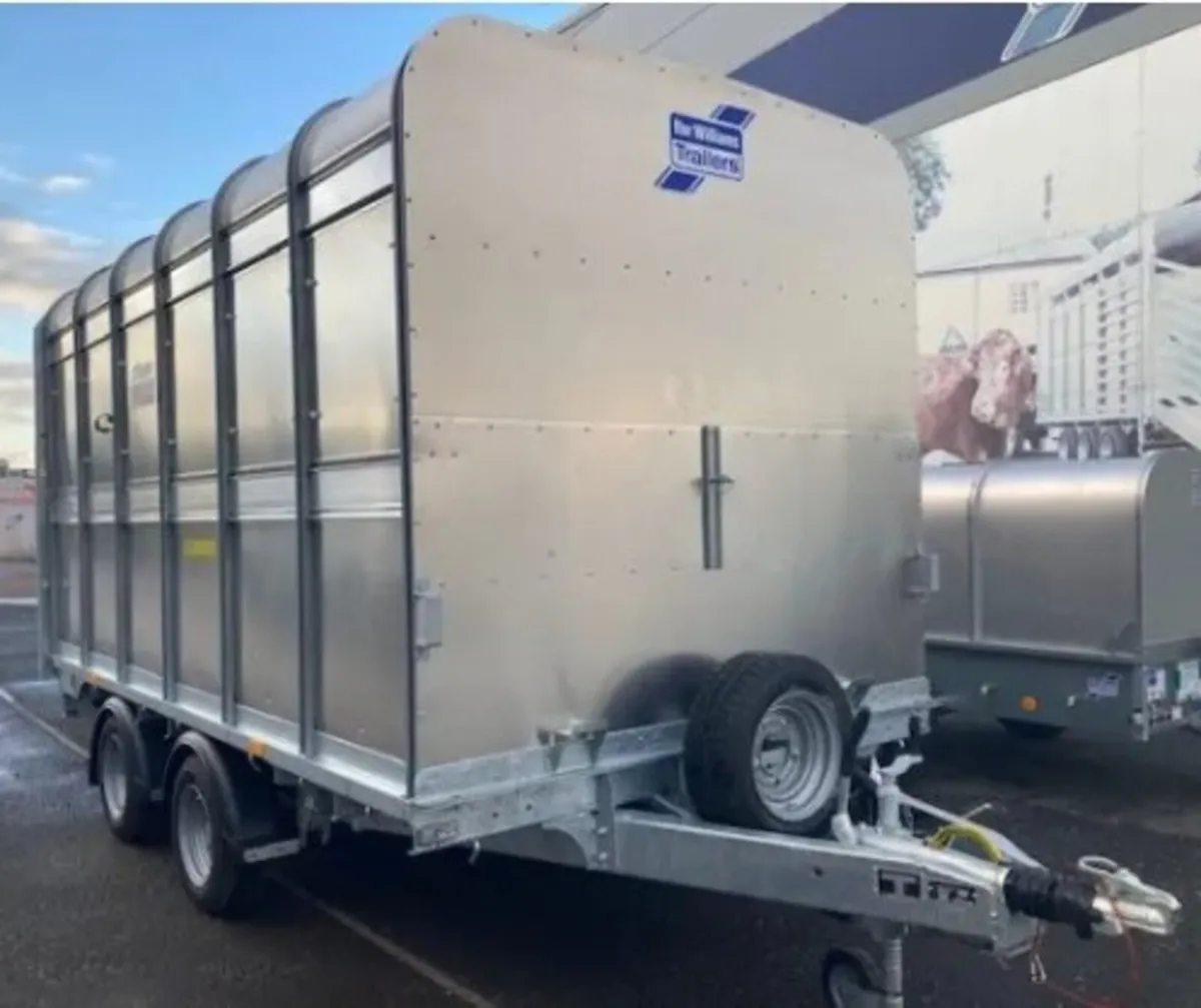 T3040882 New DP120 12' x 6'6" Livestock - Image 1