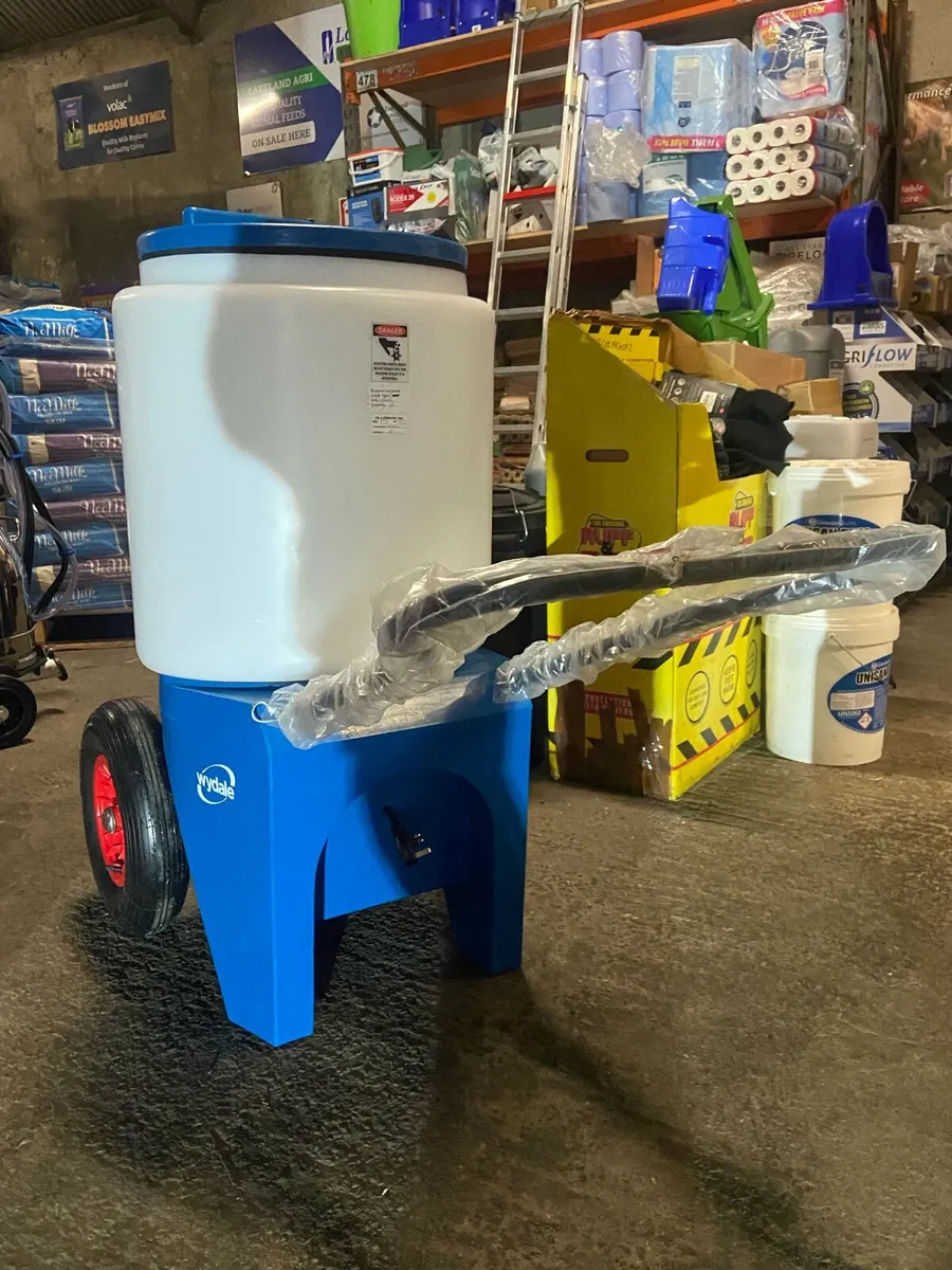 Portable milking machine and milk carts water heat - Image 1