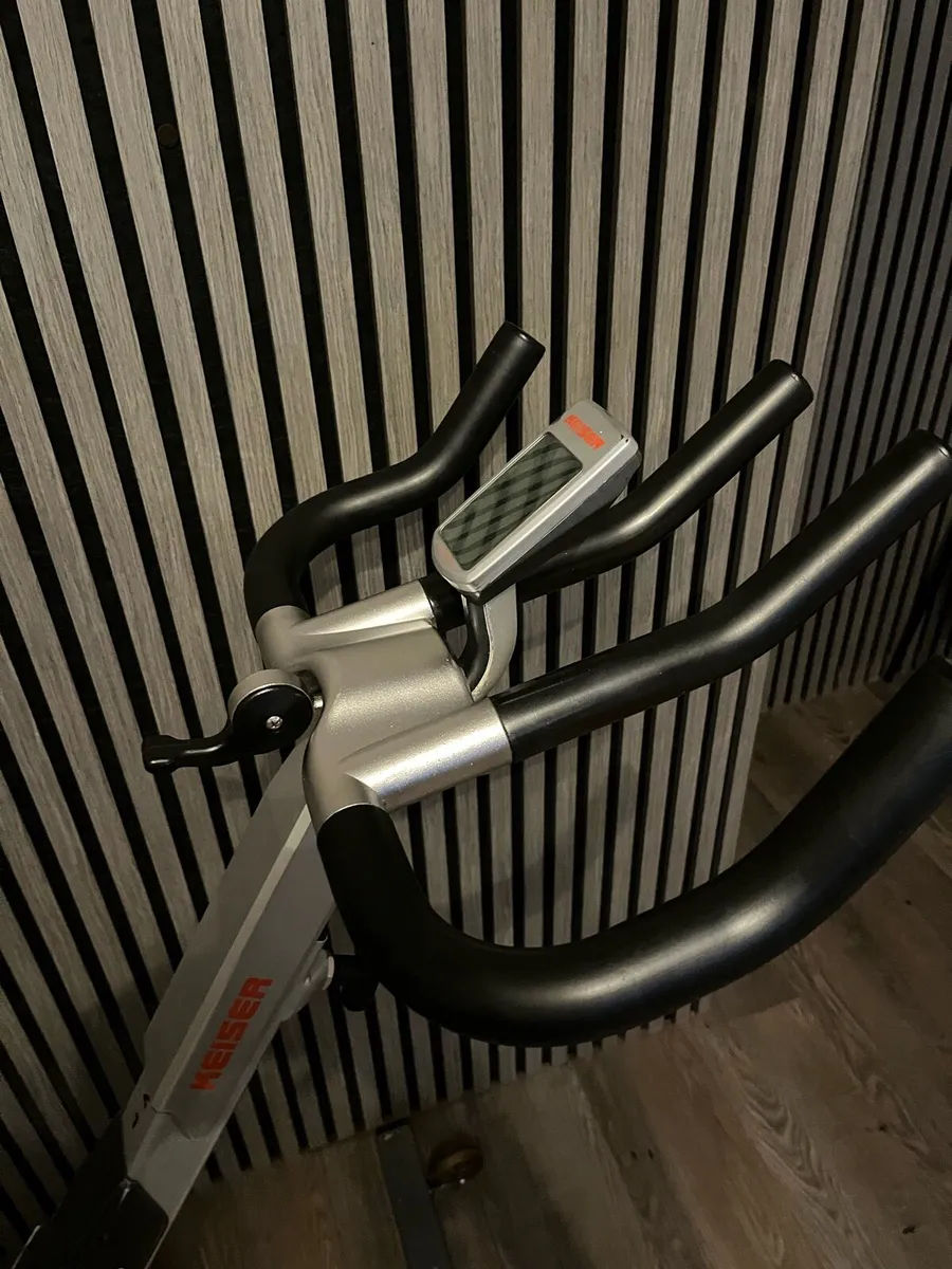 Keiser m3 spin bike. With watts monitor - Image 2