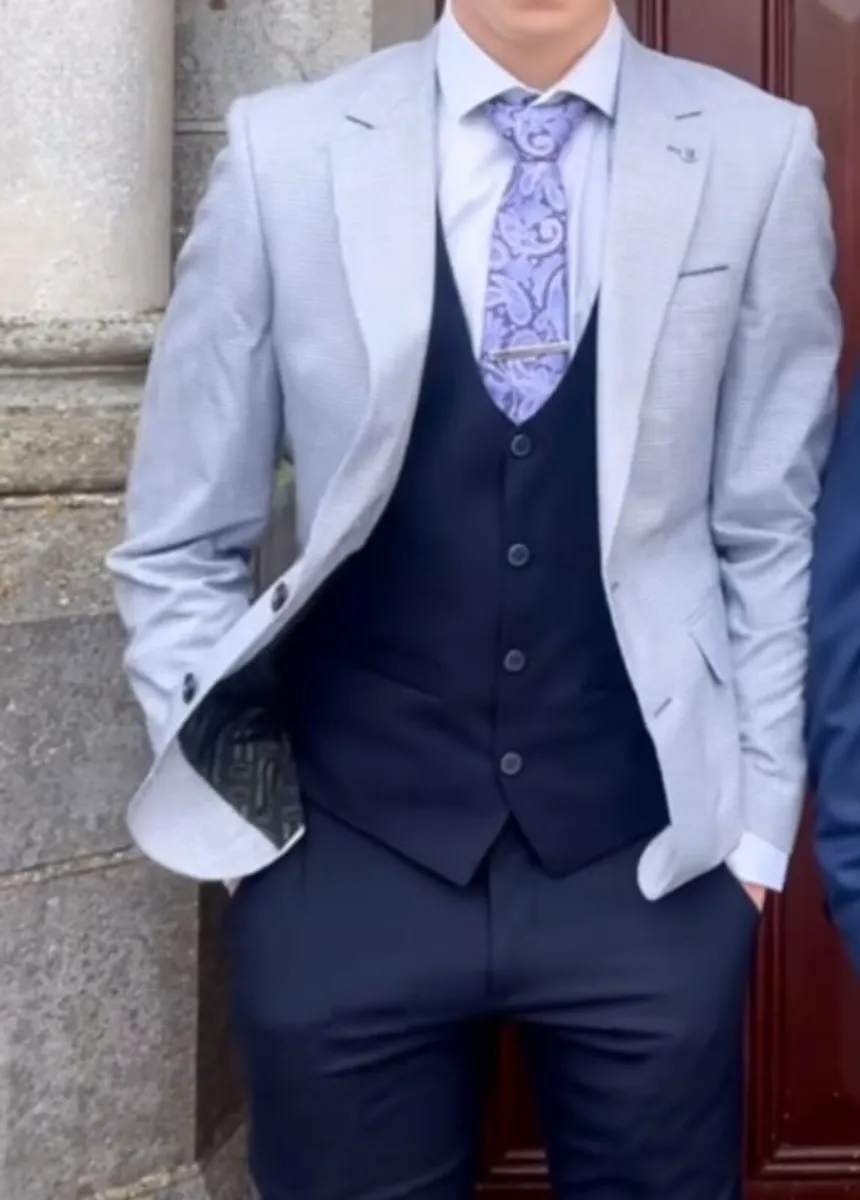 Mans 3 piece suit - Image 3